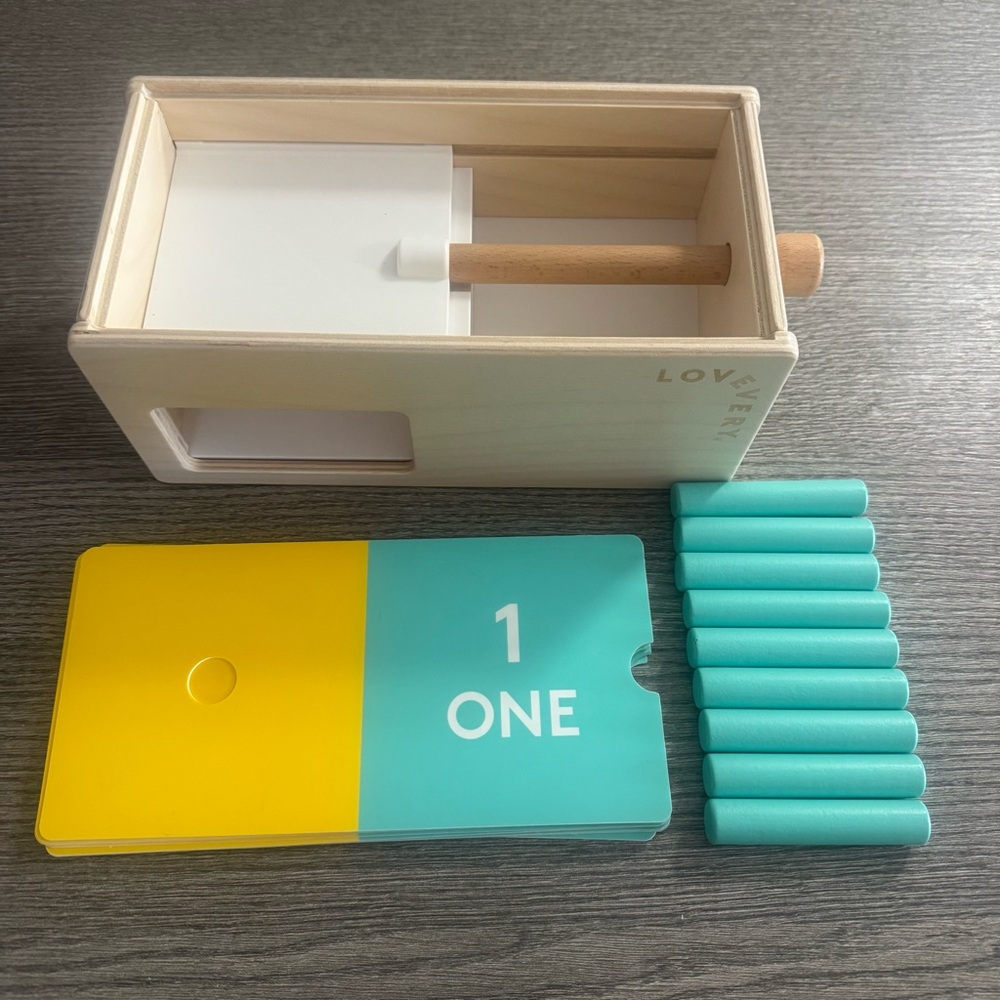 Lovevery Wooden Counting Box with 10 Number Cards Pegs Free Spirit Kit